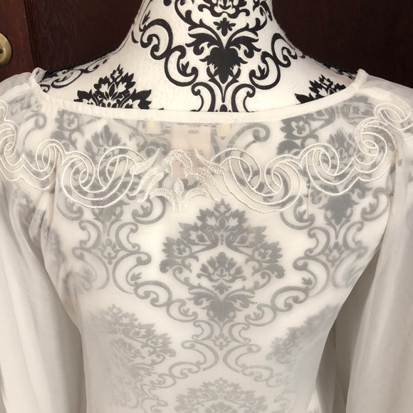 Off white sheer batwing top - Picture 3 of 5